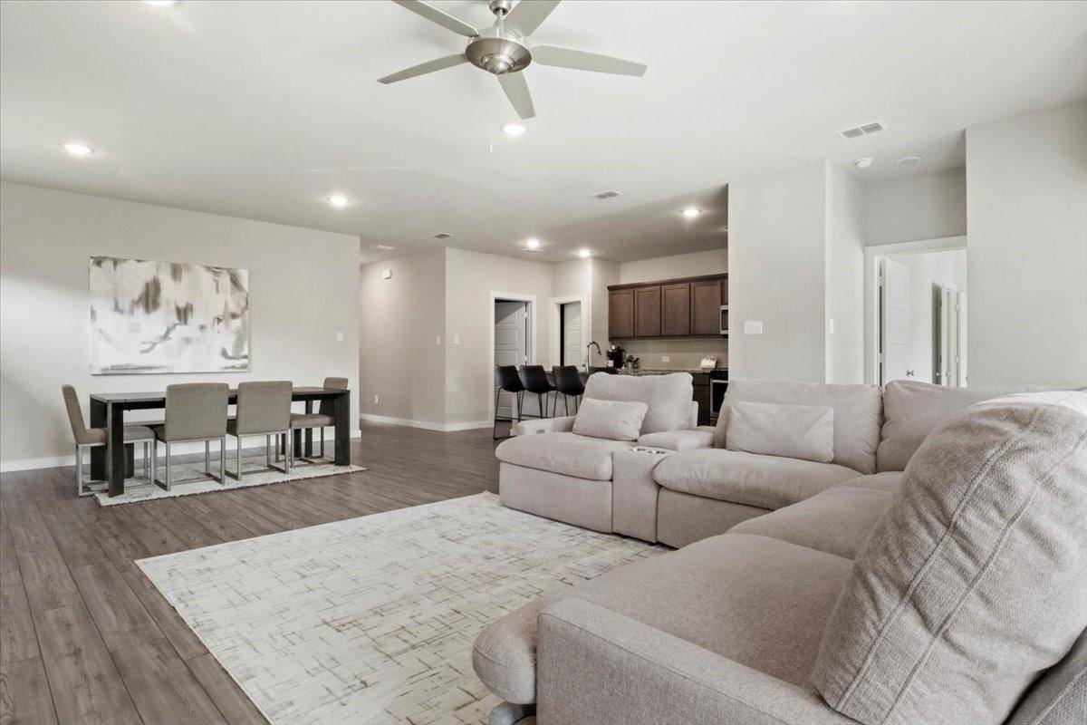 Red Oak, TX 75154,633 Congressional Avenue