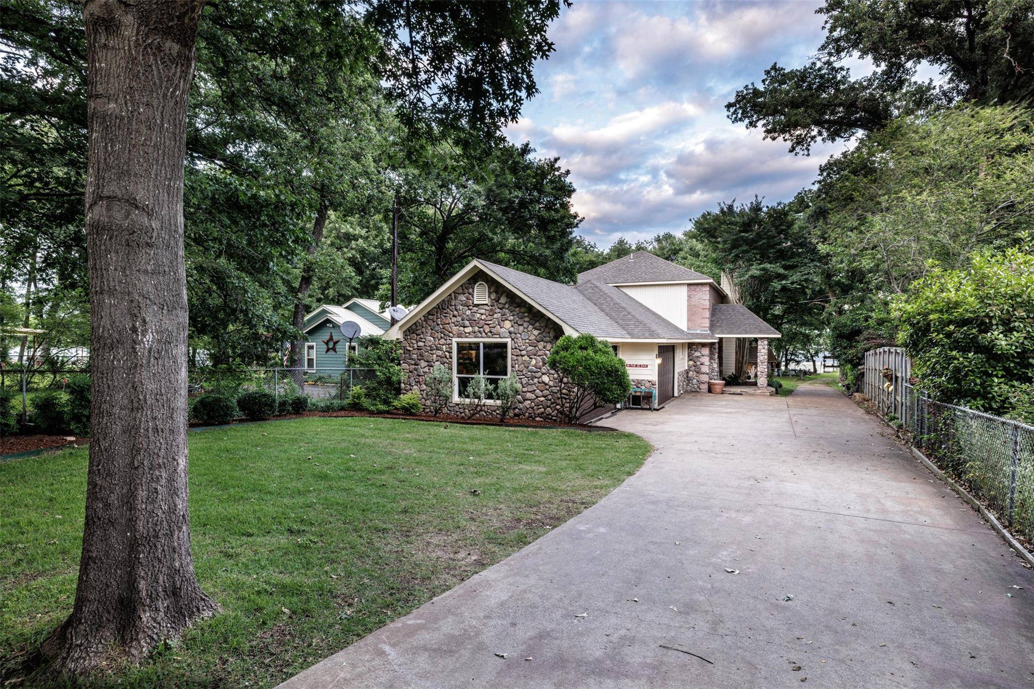 East Tawakoni, TX 75472,507 Old Mill Lane