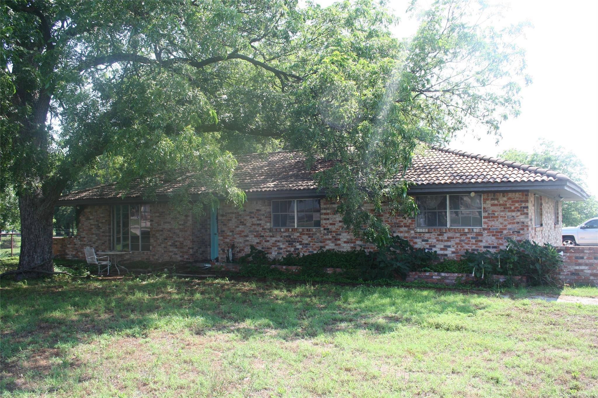 Sadler, TX 76264,417 S Main Street