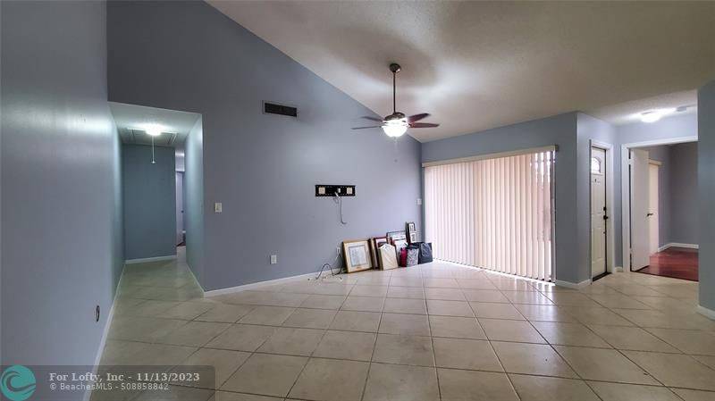 West Palm Beach, FL 33415,1240 Summit Place Cir  #B