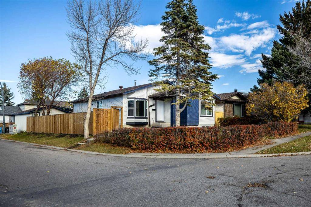 Calgary, AB T2A 6M2,6908 4 AVE NE