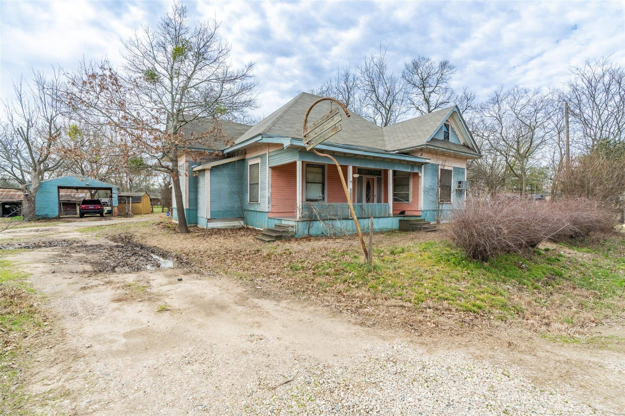 Campbell, TX 75422,208 E Pecan Street