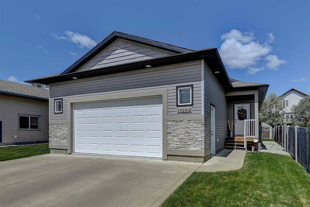 Grande Prairie, AB T8W 2X2,11234 76 AVE