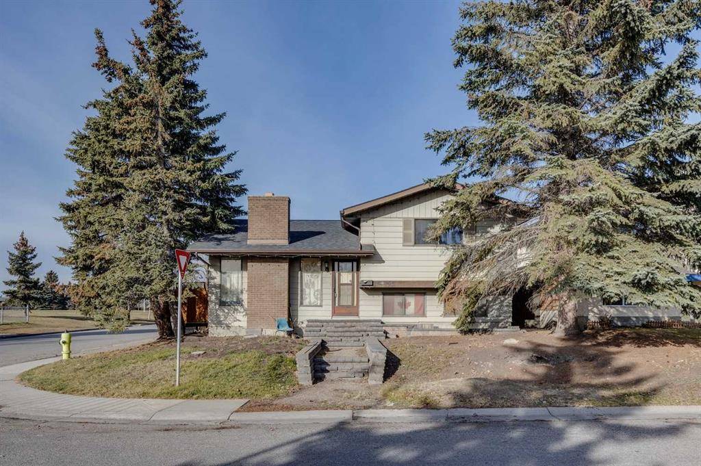 Calgary, AB T2A 6J3,103 Abergale PL NE