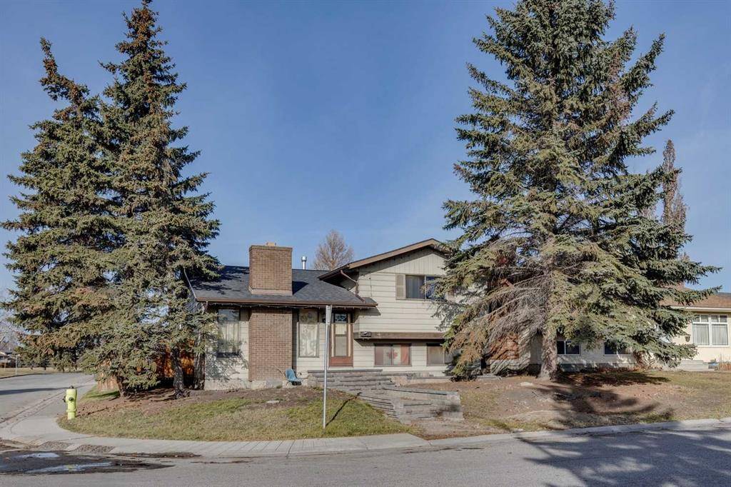 Calgary, AB T2A 6J3,103 Abergale PL NE