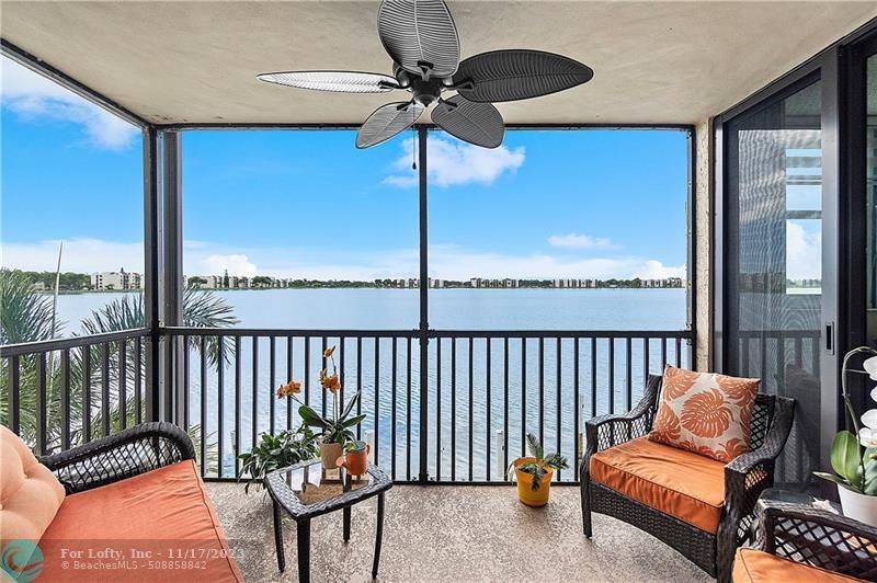 Oakland Park, FL 33309,106 Lake Emerald Dr  #208