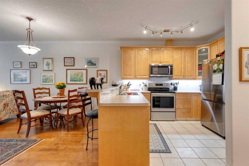 Calgary, AB T2V 5K5,495 78 AVE SW #305