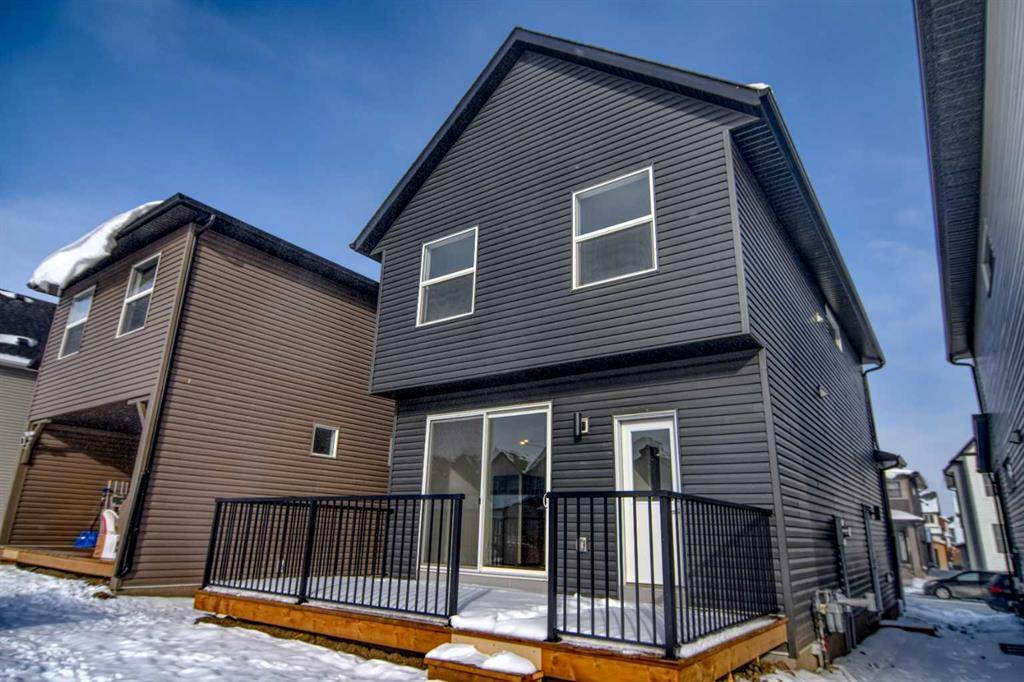 Airdrie, AB T4B 5H9,521 South Point PL SW