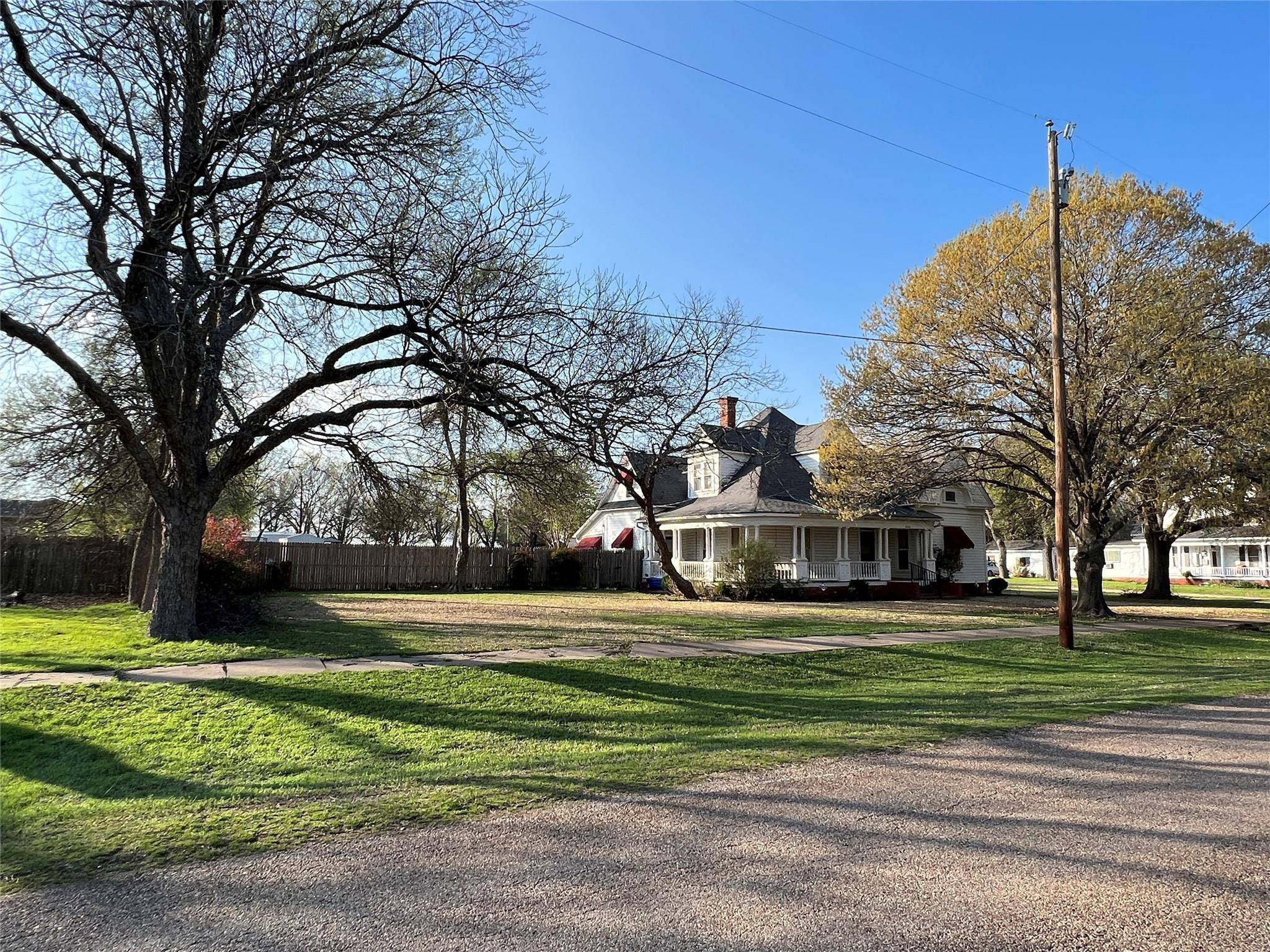 Milford, TX 76670,500 Elm