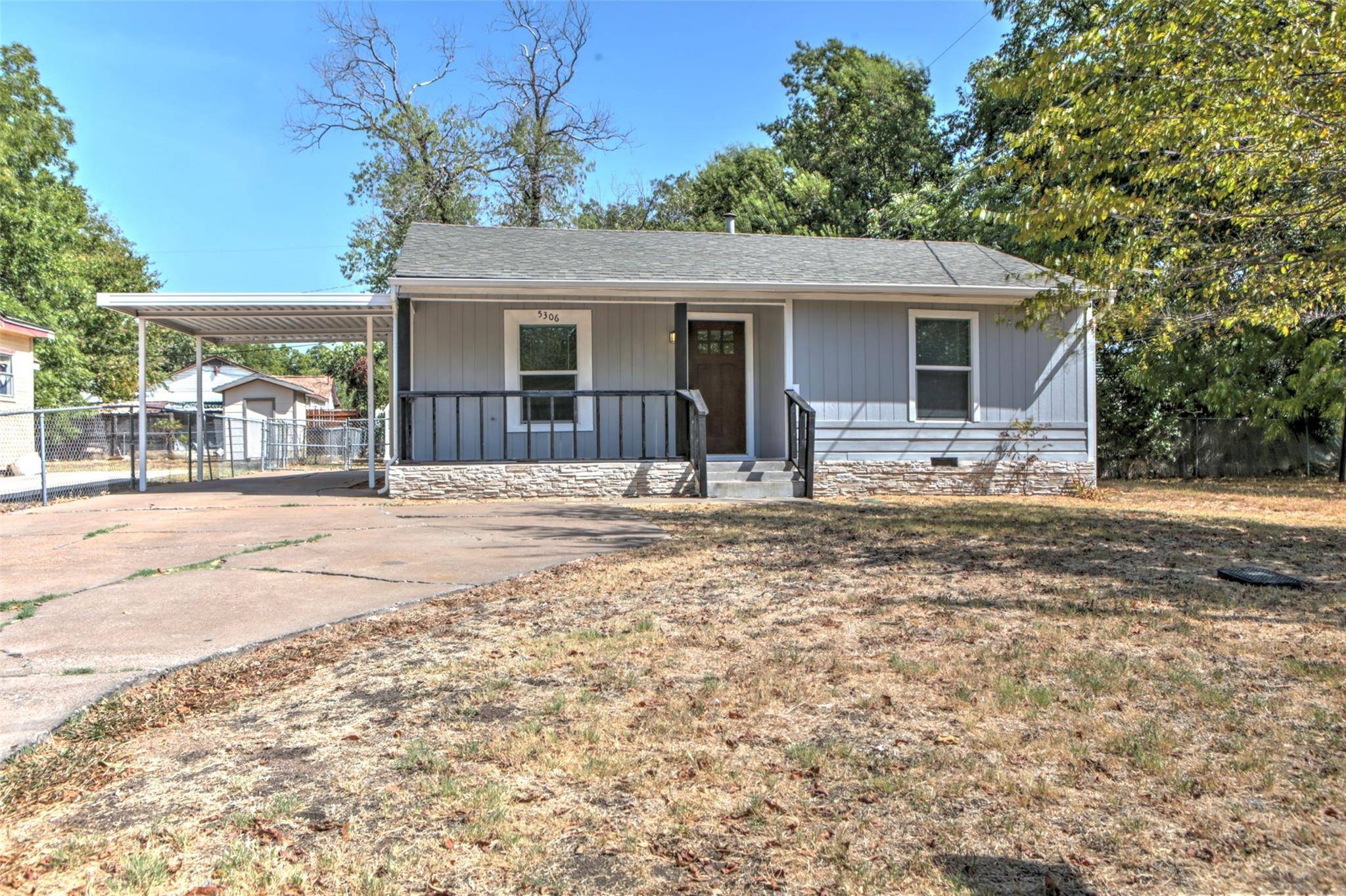 River Oaks, TX 76114,5306 Tulane Avenue