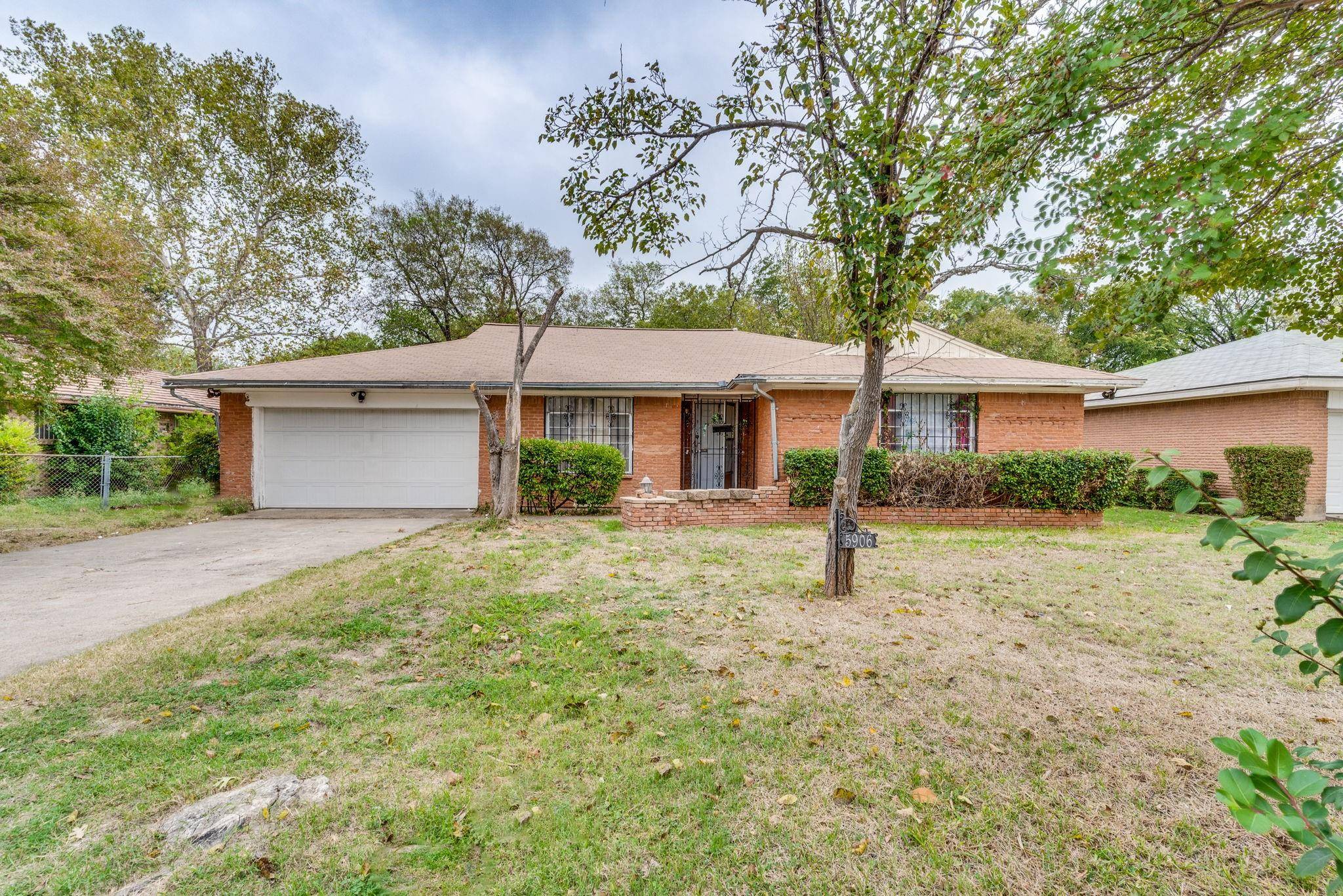 Dallas, TX 75241,5906 Trailwood Drive