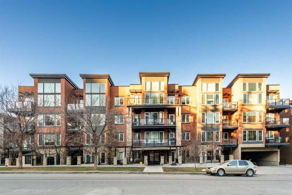 Calgary, AB T2T 0L3,836 Royal AVE SW #208