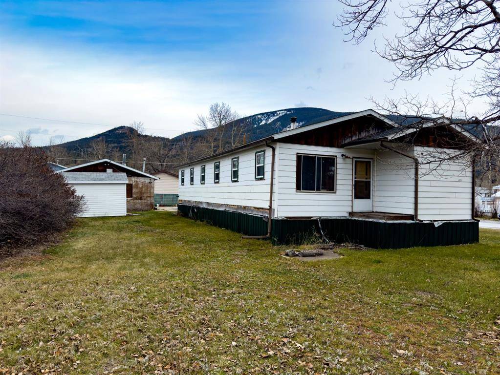 Blairmore, AB T0K0E0,11573 21 Avenue