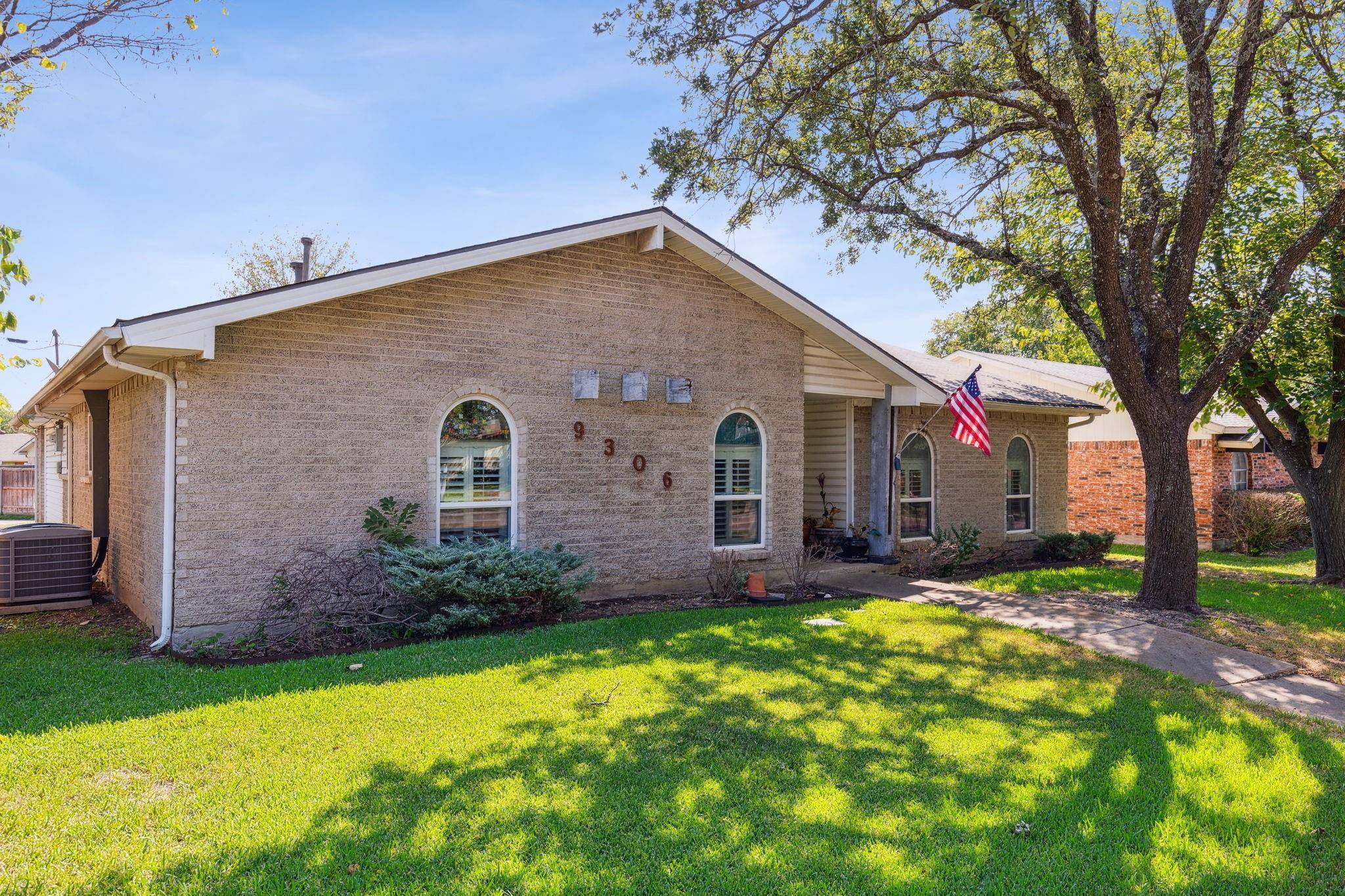 Dallas, TX 75238,9306 Rolling Rock Lane