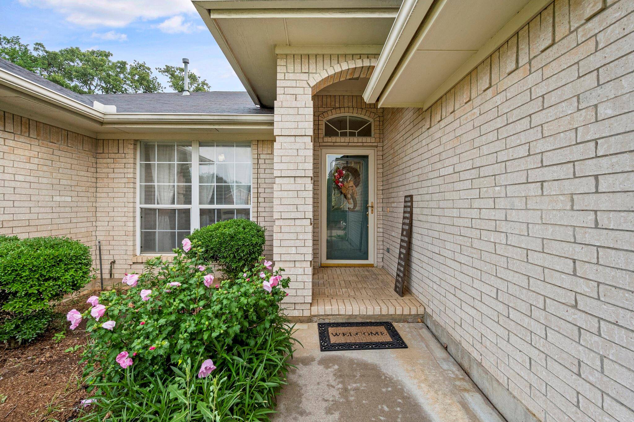 Kennedale, TX 76060,1253 Elmbrook Drive