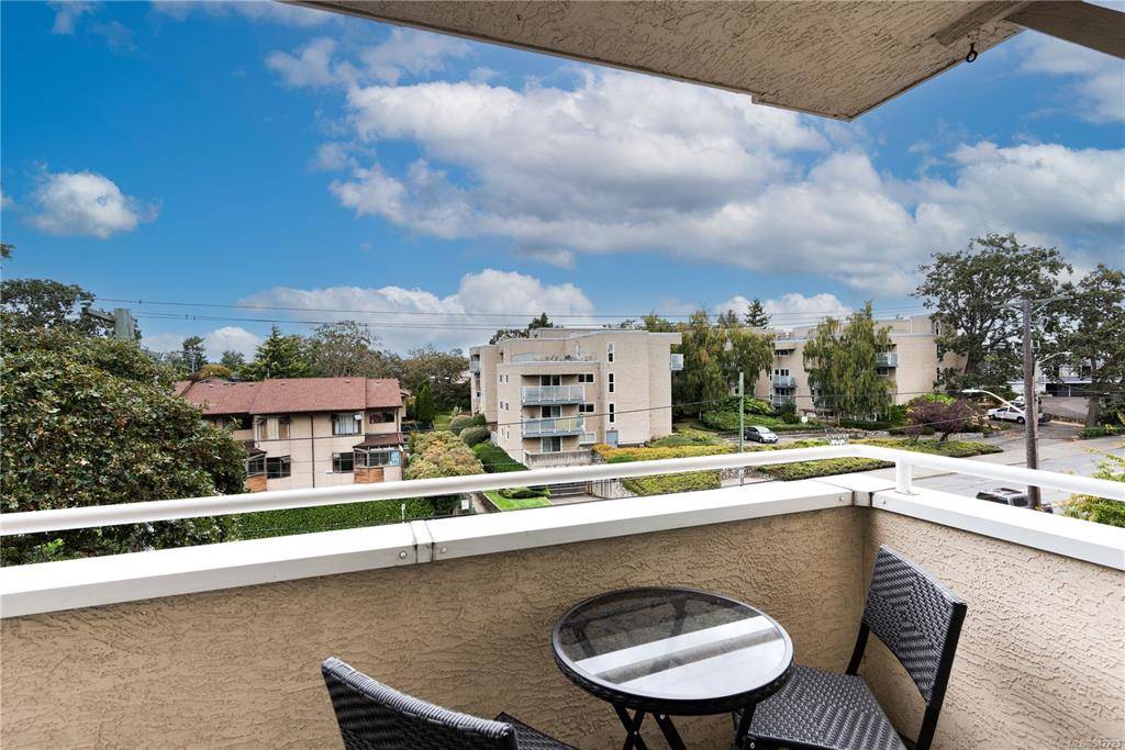 Victoria, BC V8T 2B3,1361 Hillside Ave #304