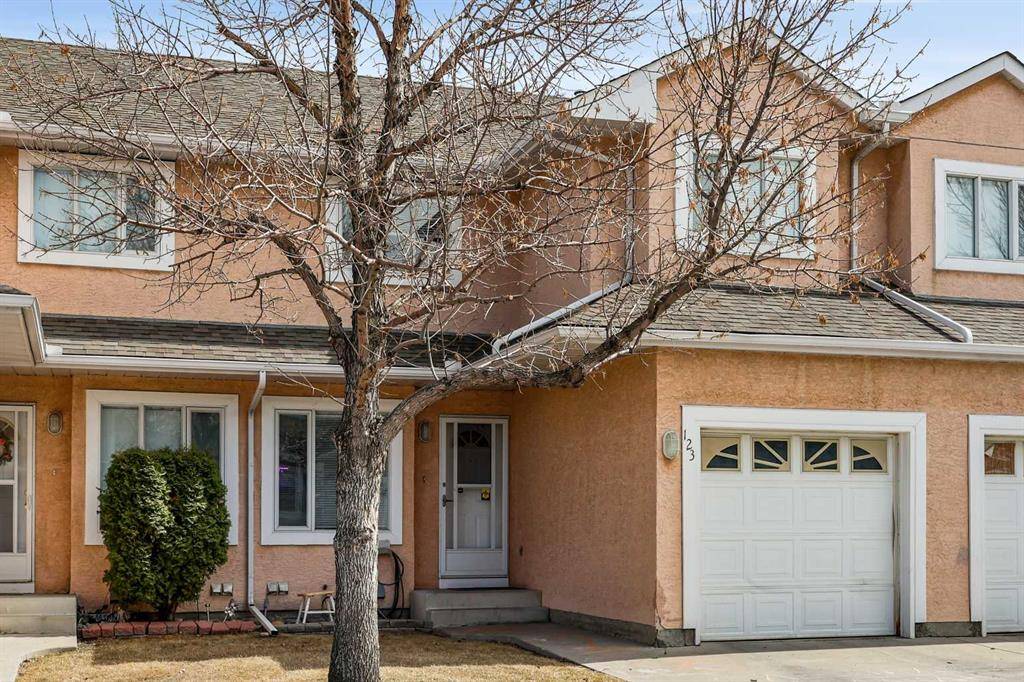 Calgary, AB T3K3V4,388 Sandarac DR NW #123