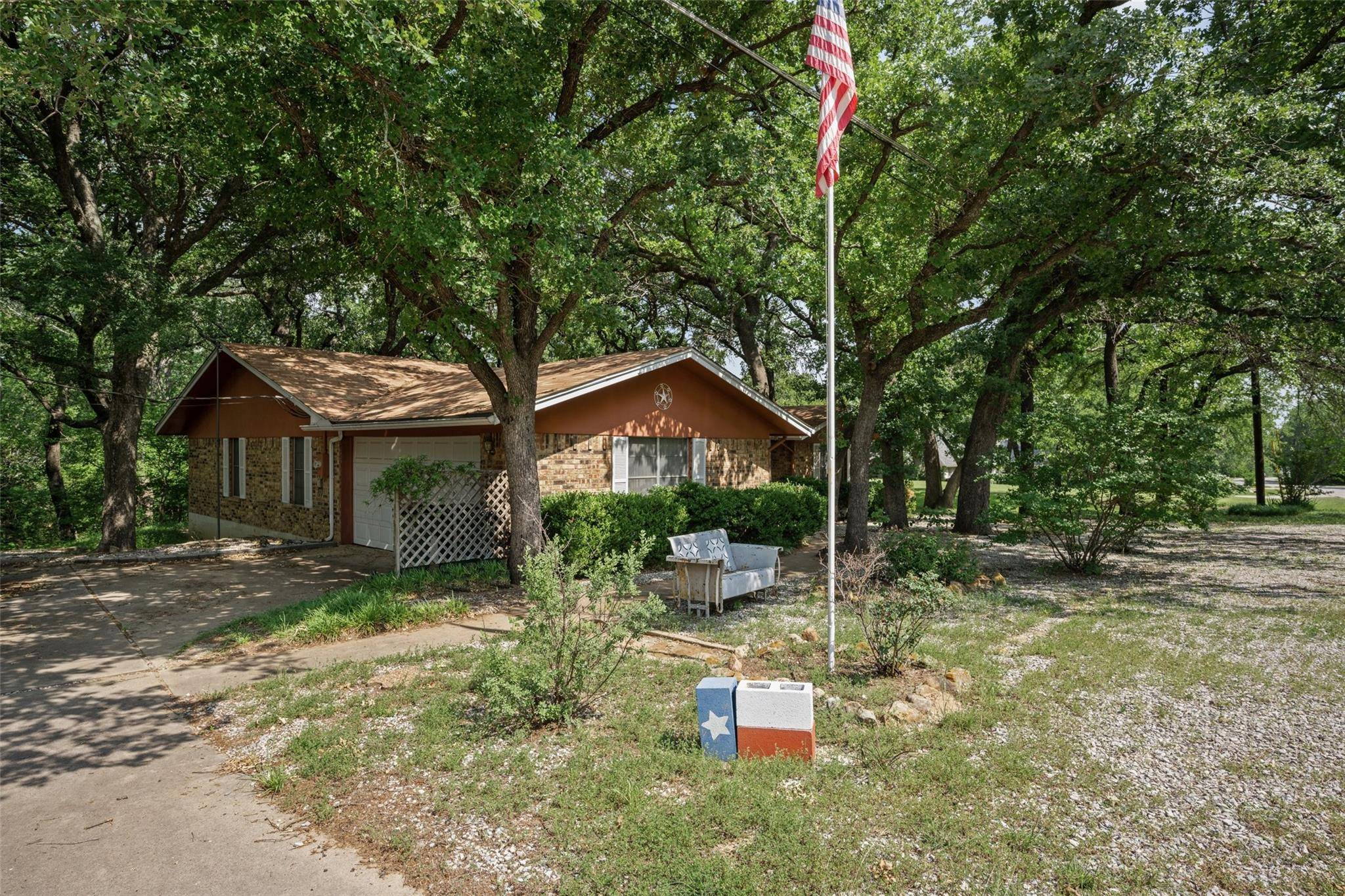 Runaway Bay, TX 76426,210 Hastings Drive