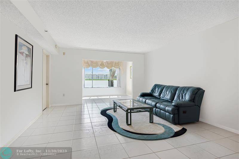 Delray Beach, FL 33484,14096 Huntington Pointe Dr  #103