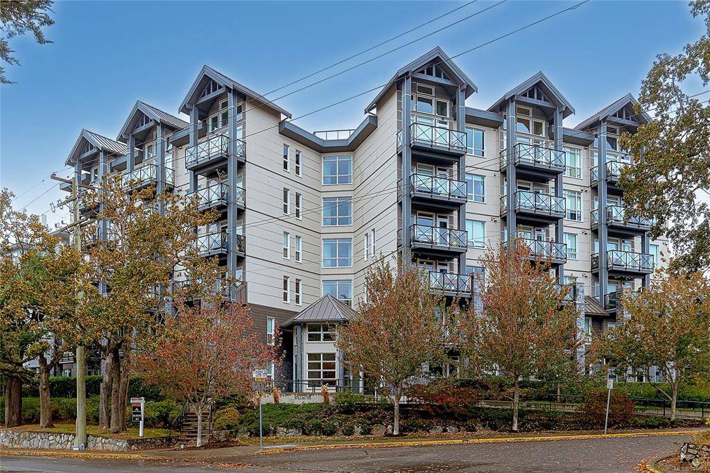 Esquimalt, BC V9A 3M8,924 Esquimalt Rd #104