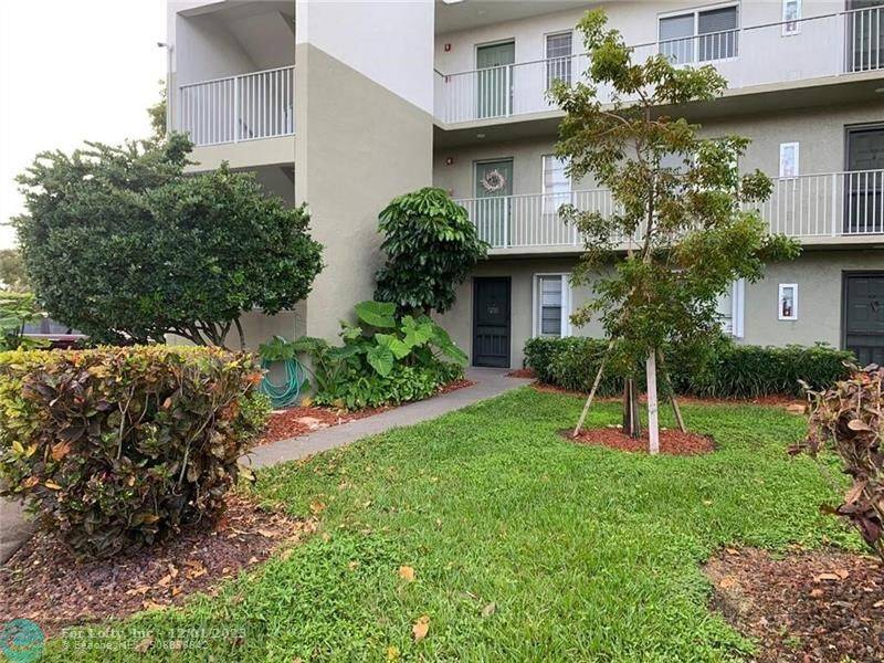 Pompano Beach, FL 33069,2228 N Cypress Bend Dr  #101