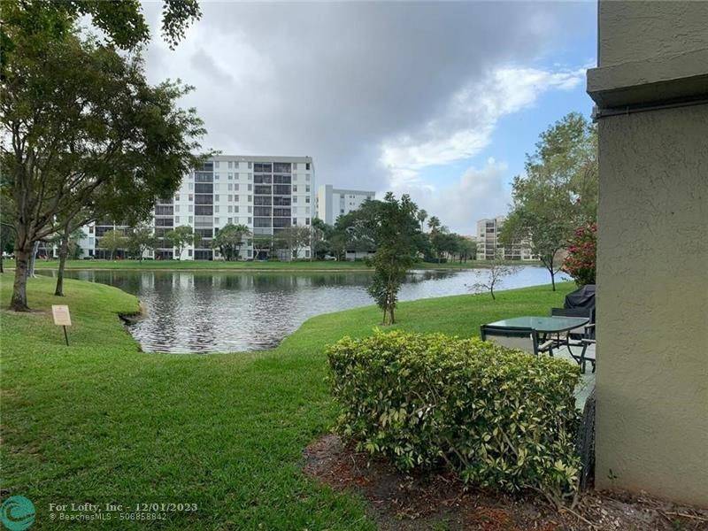 Pompano Beach, FL 33069,2228 N Cypress Bend Dr  #101