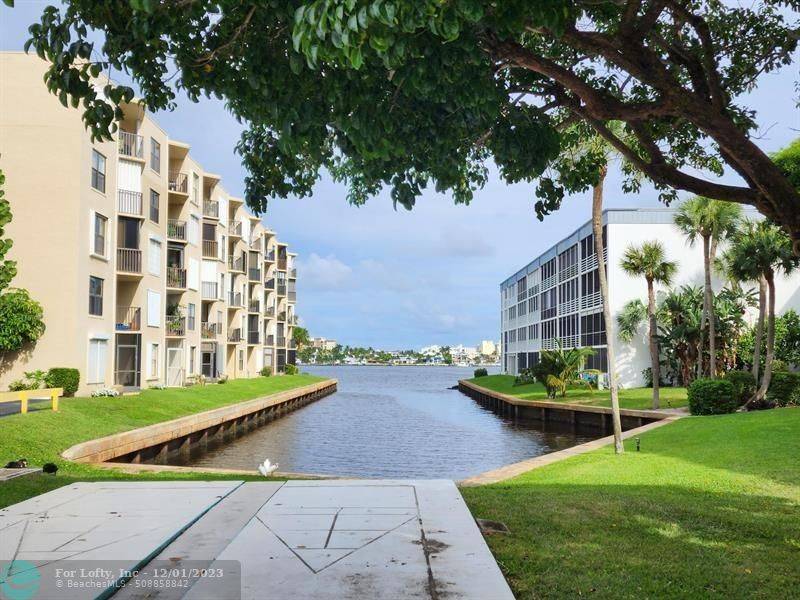 Lantana, FL 33462,300 Waterway Drive  #106