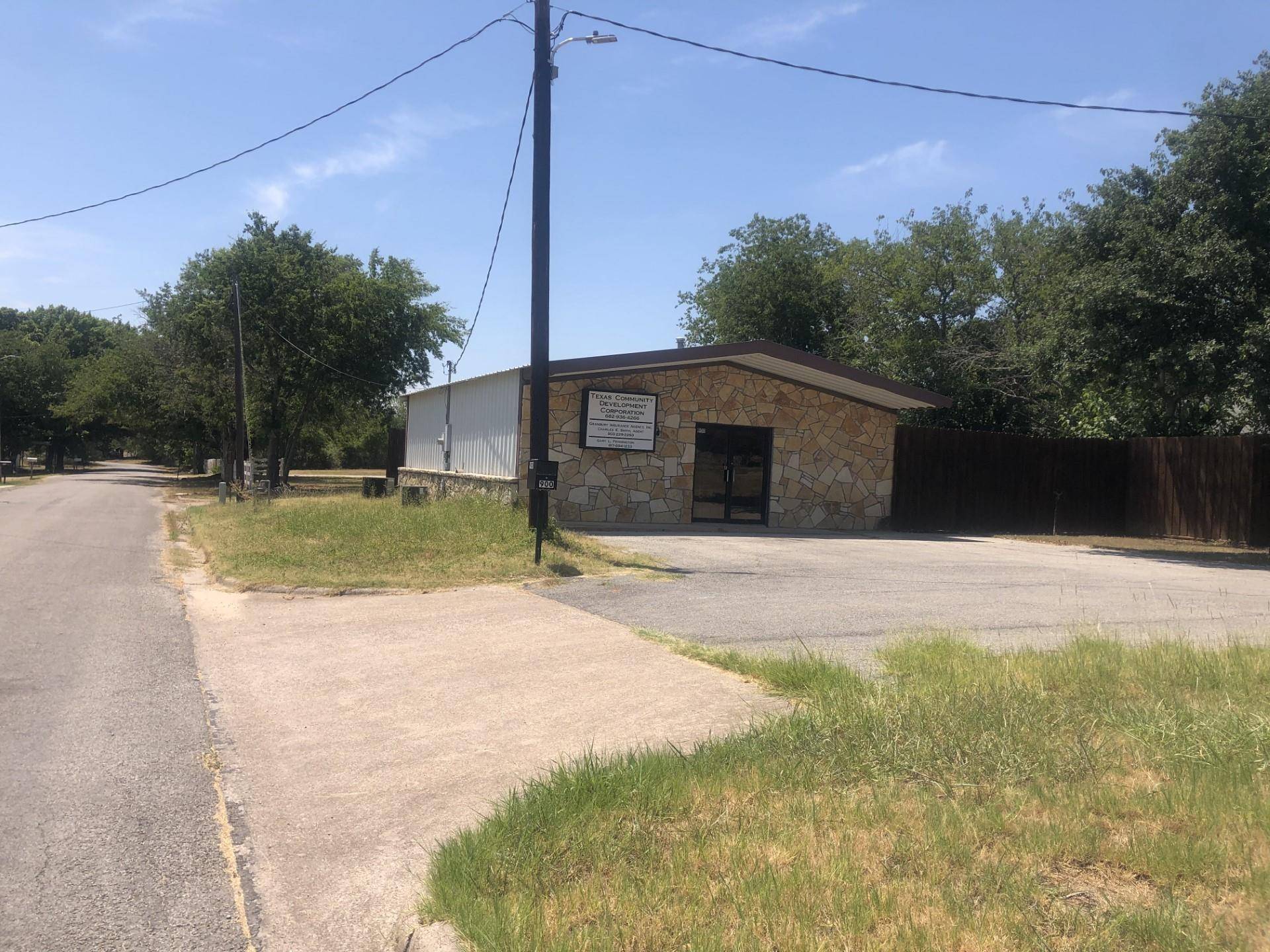 Granbury, TX 76048,900 N Houston Street