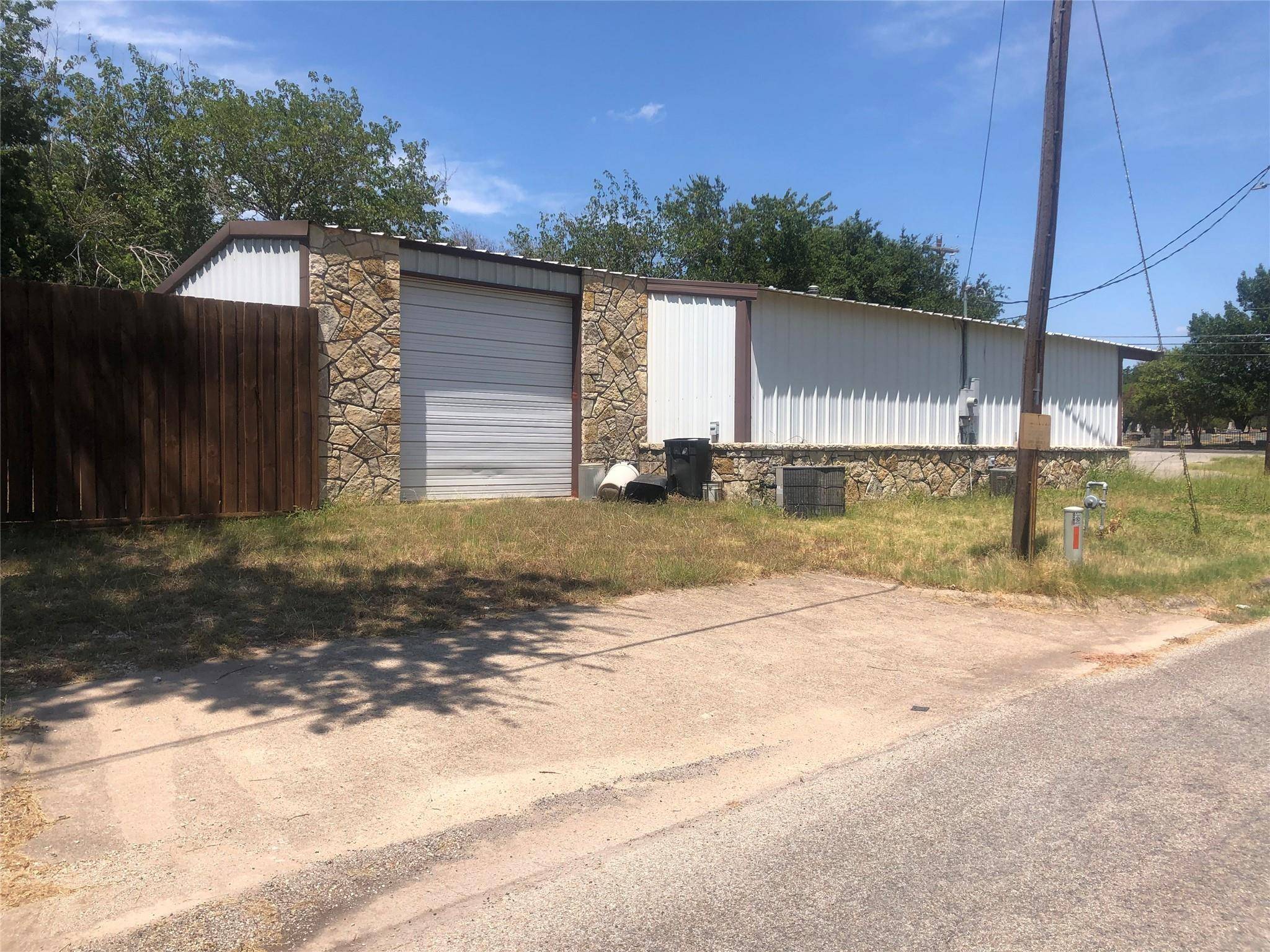 Granbury, TX 76048,900 N Houston Street