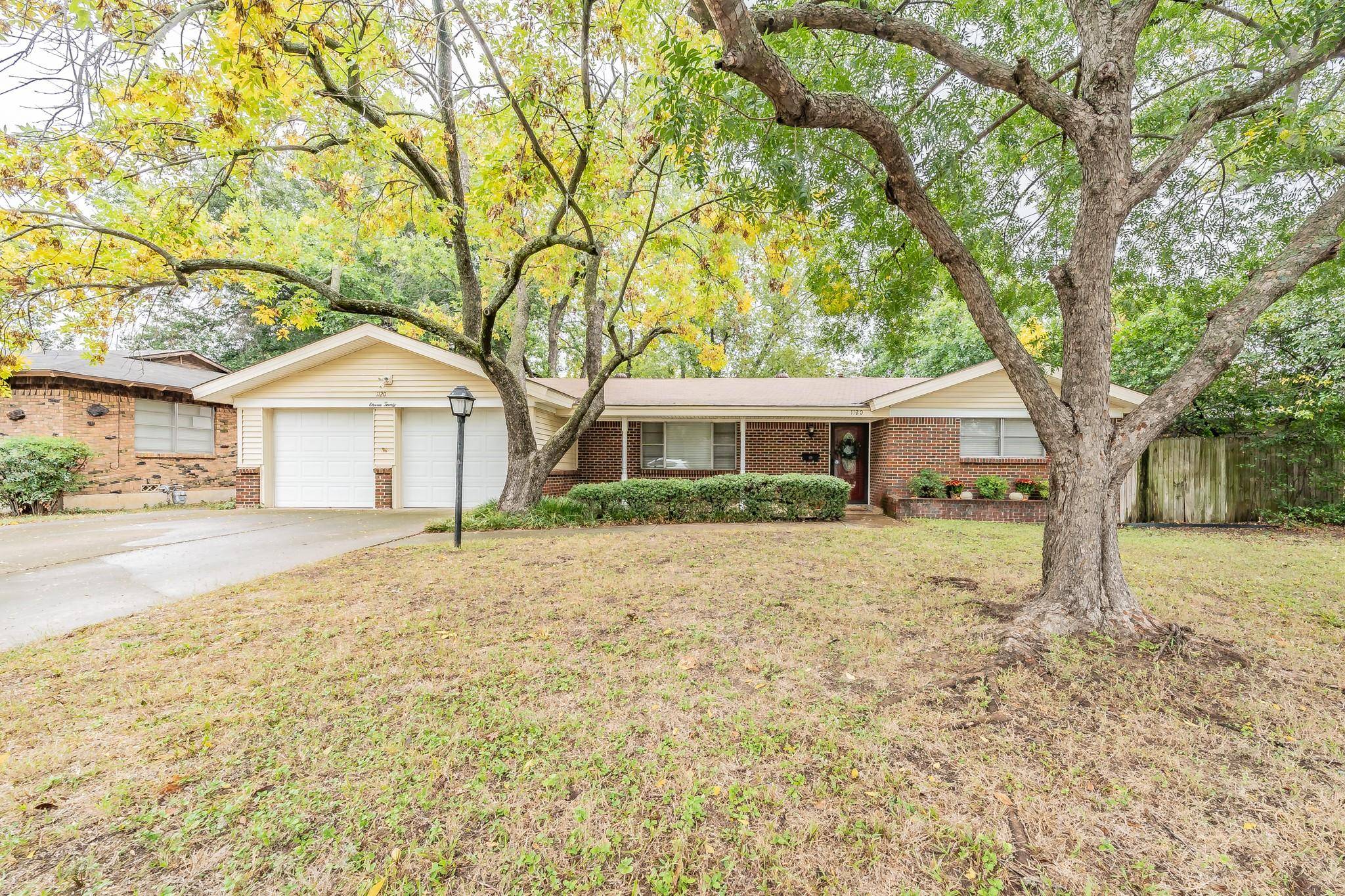 Hurst, TX 76053,1120 Hurstview Drive