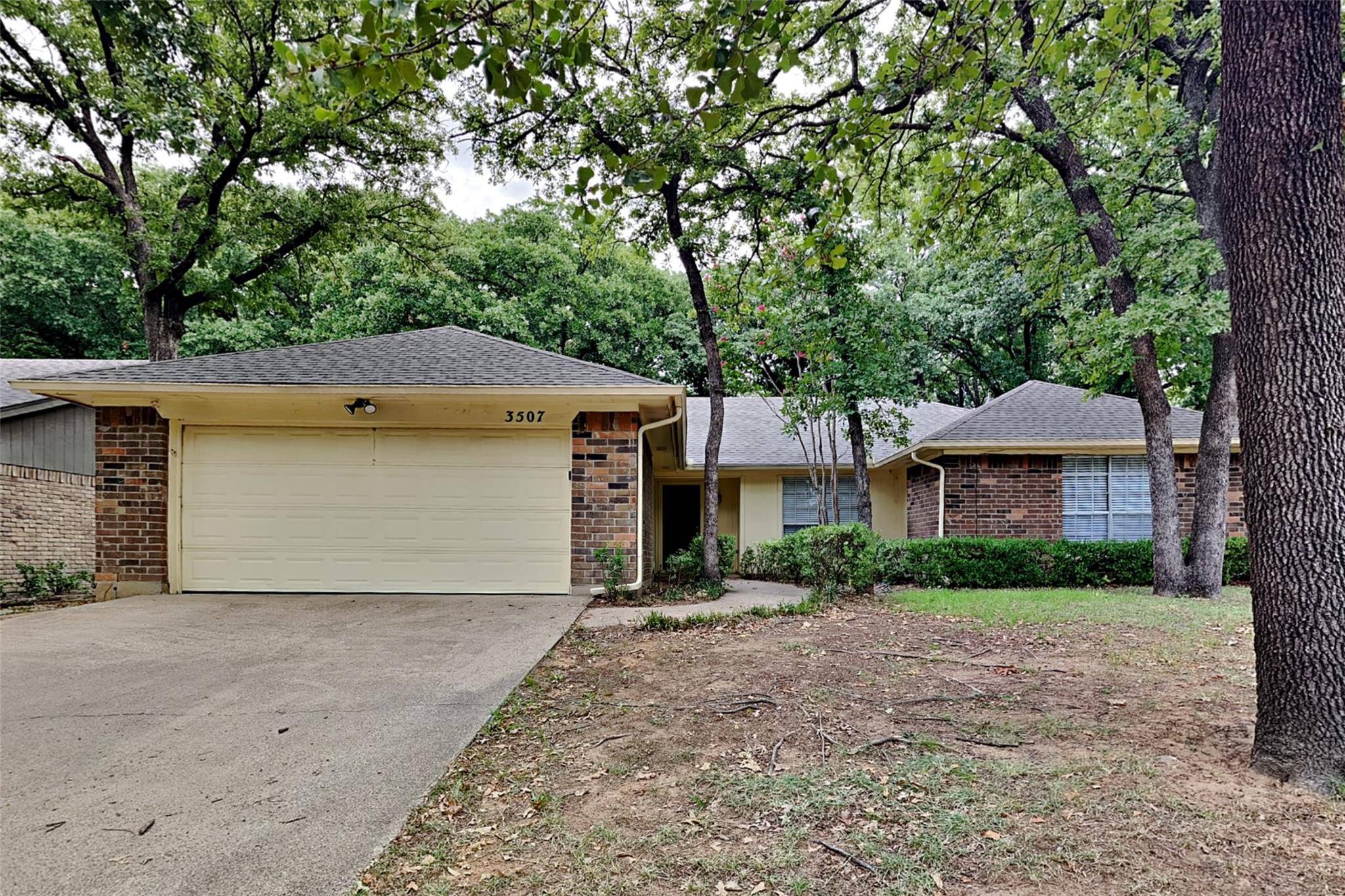 Arlington, TX 76016,3507 Walden Trail