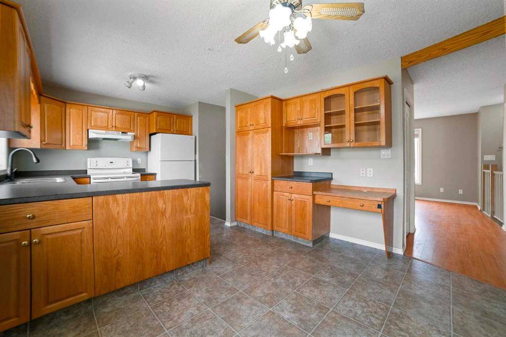 Camrose, AB T4V 3R3,6704 Marler DR