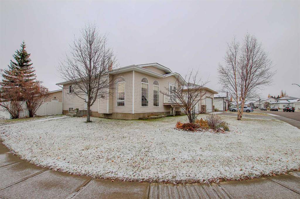 Red Deer, AB T4R 2N9,3 Logan Close