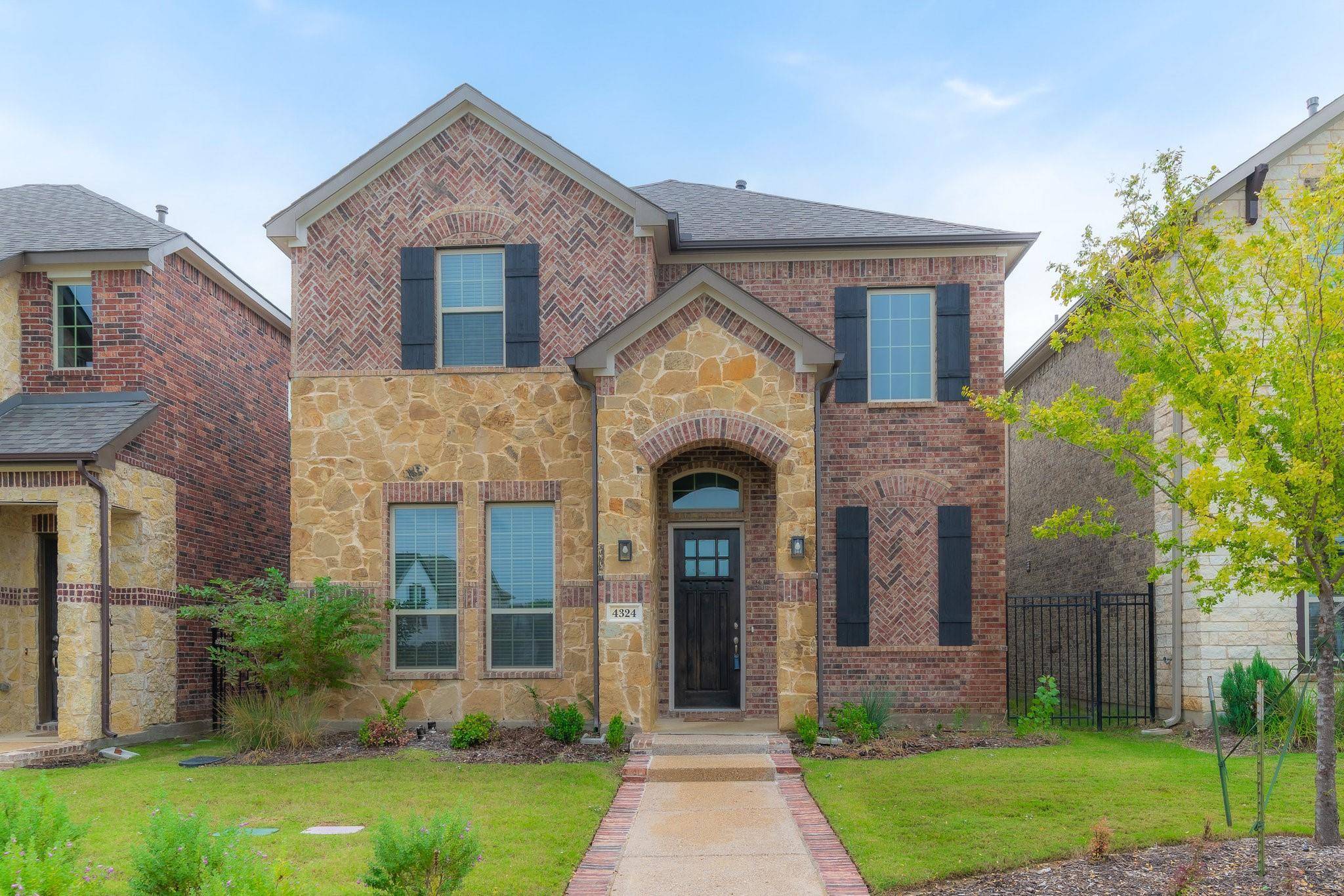 Arlington, TX 76005,4324 Maple Bloom Drive