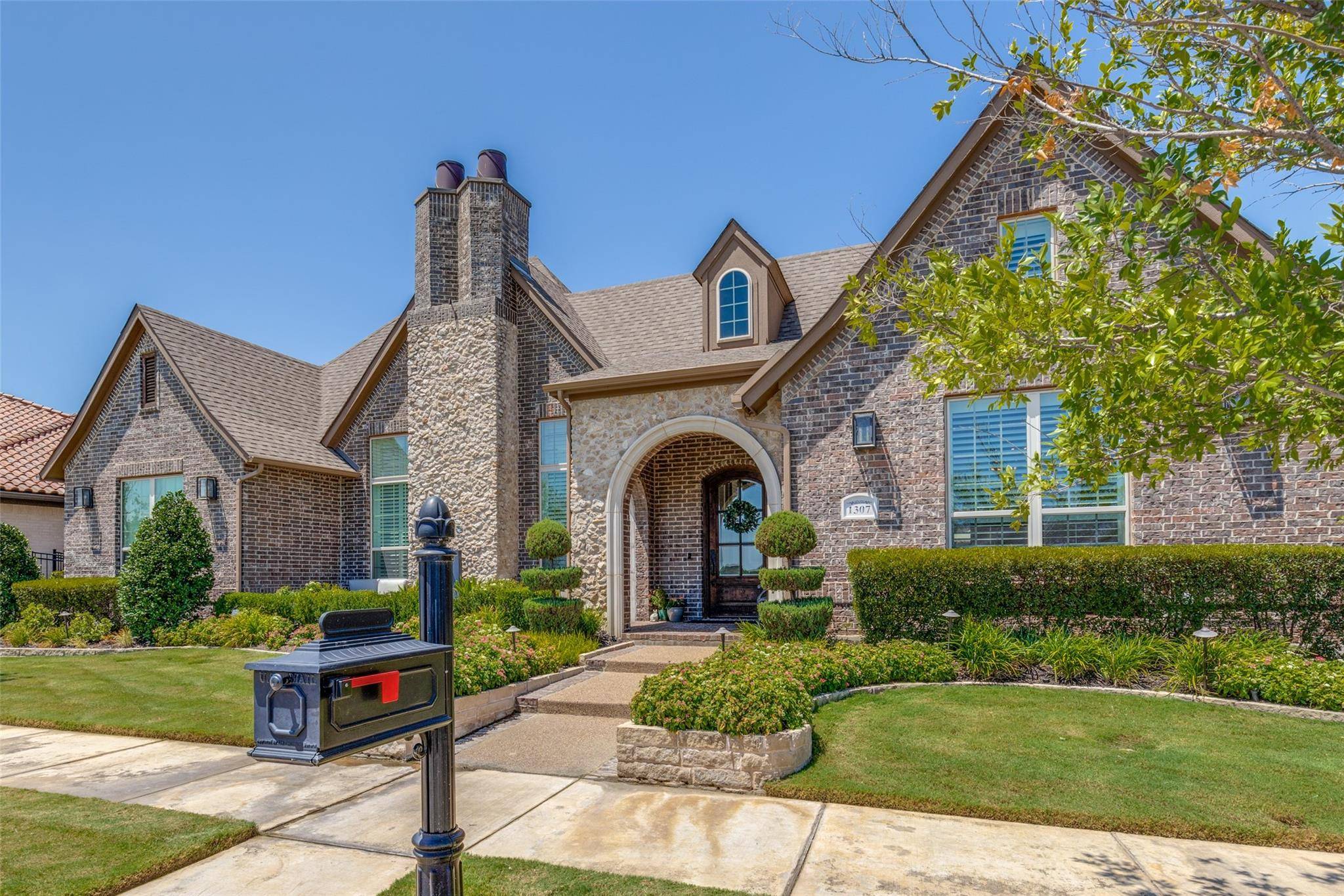 Arlington, TX 76005,1307 Black Walnut Lane