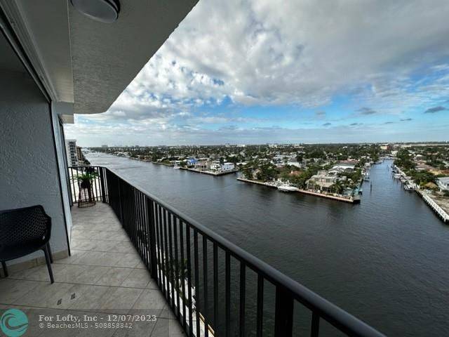 Pompano Beach, FL 33062,701 N Riverside Dr  #PH-1