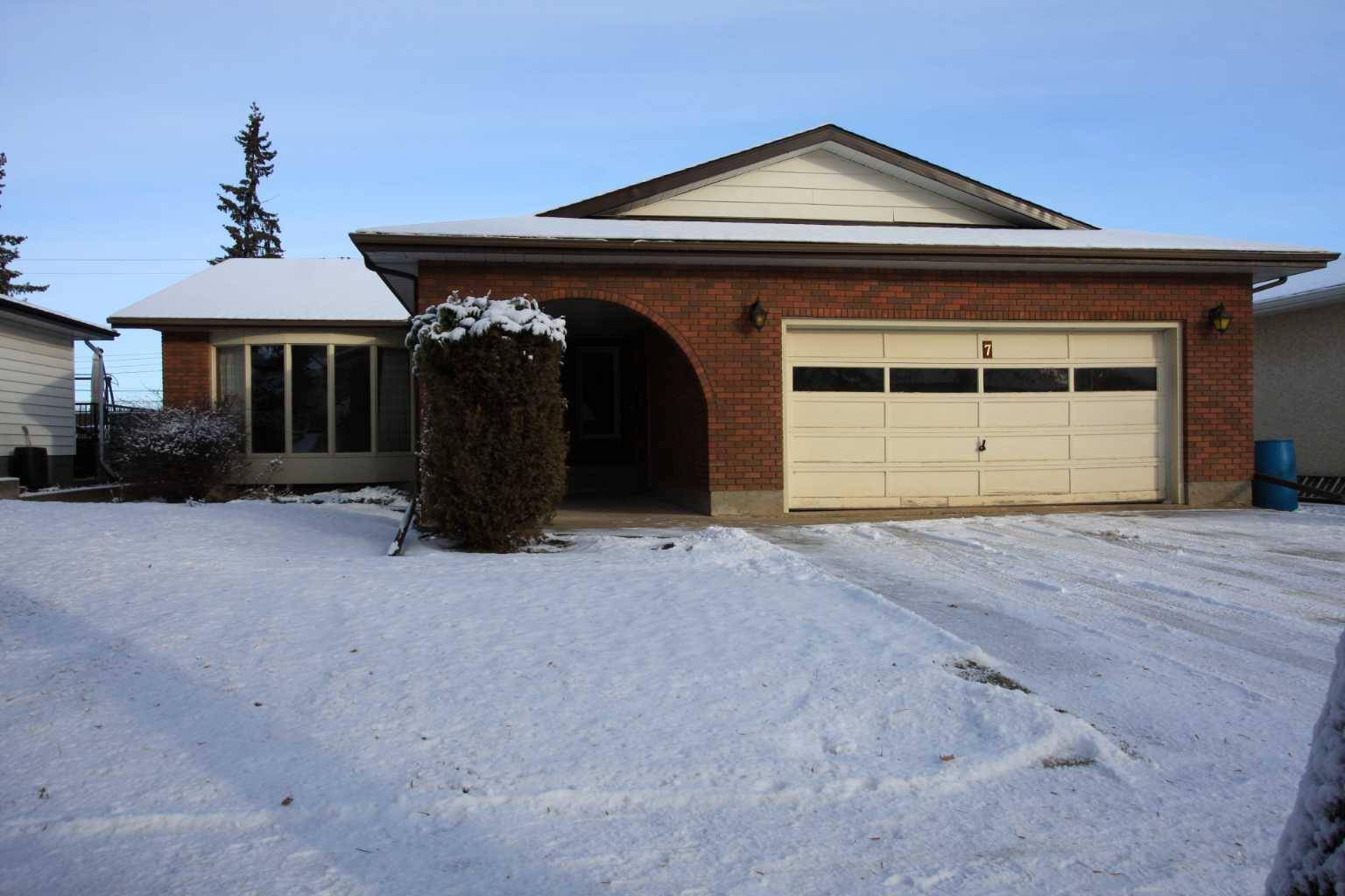 Camrose, AB T4V2K3,7 Grand Park CRES