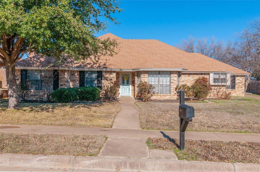 Bedford, TX 76021,2144 Oakmeadow Street