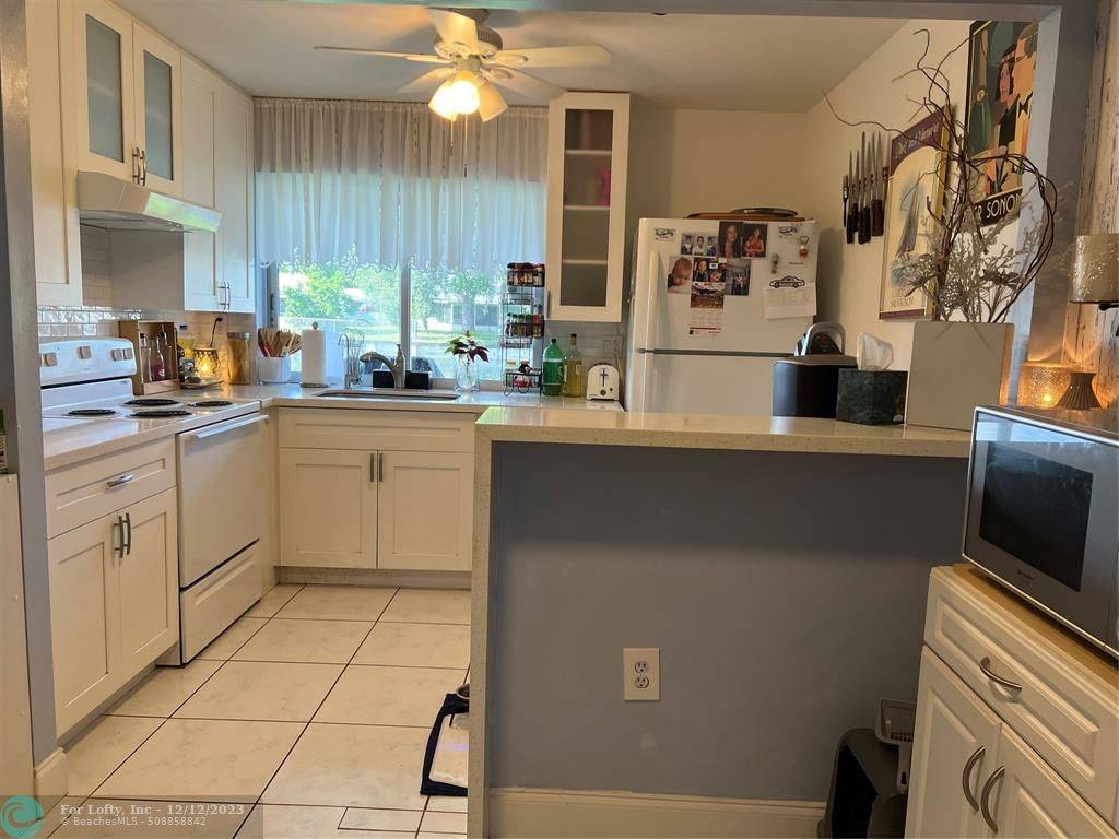 Tamarac, FL 33321,9400 Lime Bay Blvd  #111