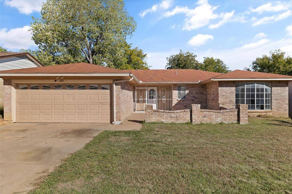 Arlington, TX 76014,601 E Timberview Lane