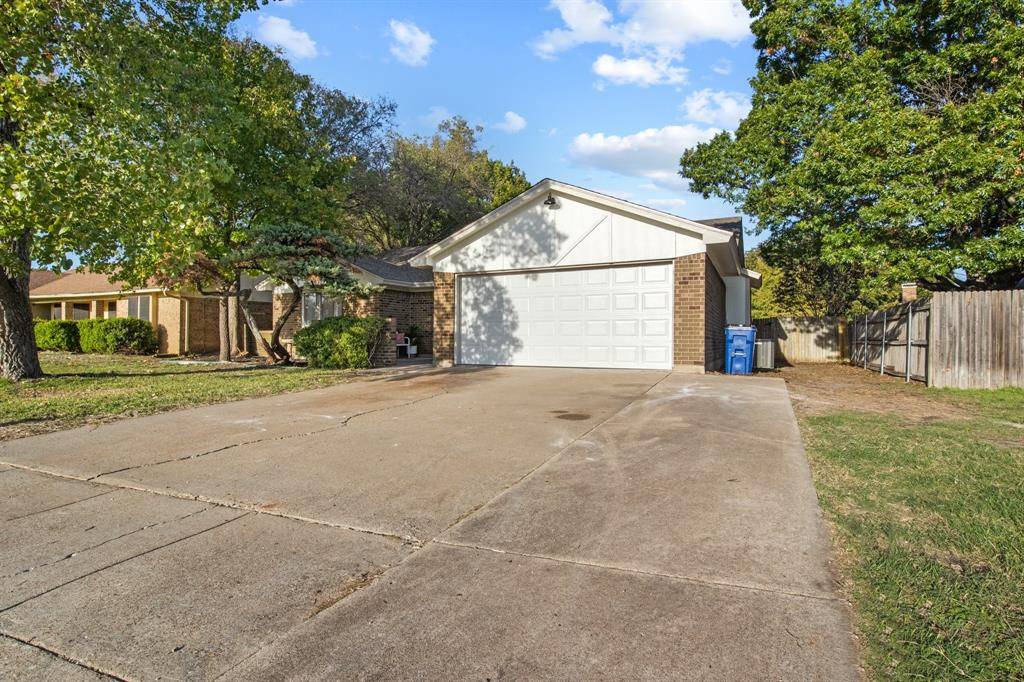 Burleson, TX 76028,205 Meador Lane