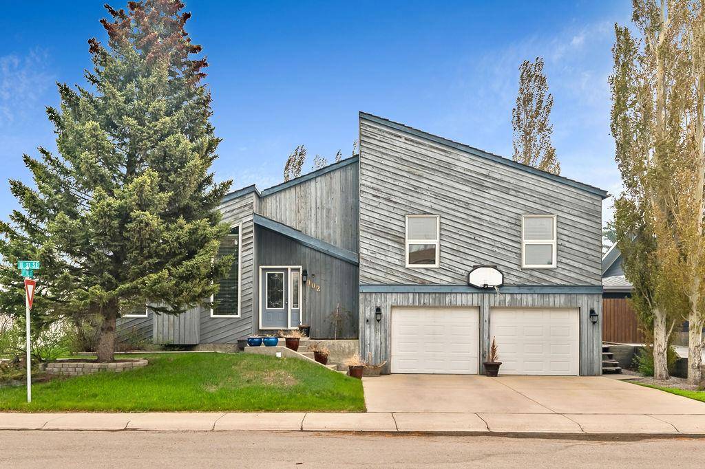 High River, AB T1V 1L2,902 11 ST SE