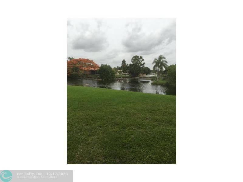 Sunrise, FL 33322,10466 Sunrise Lakes Blvd  #111