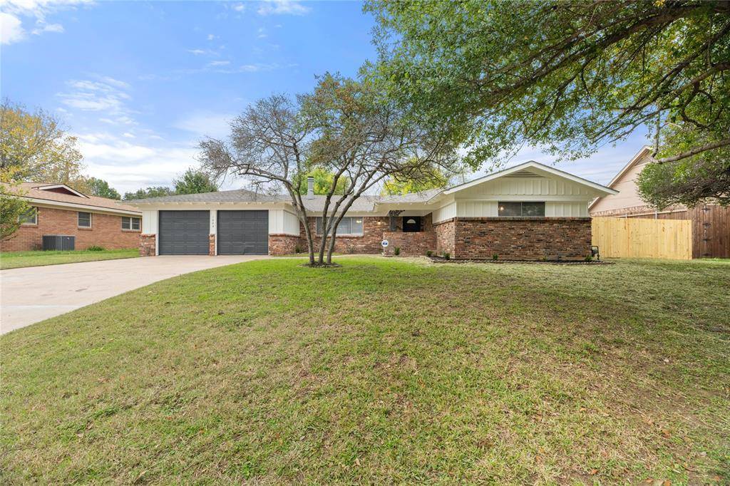 Hurst, TX 76053,1004 Eunice Street