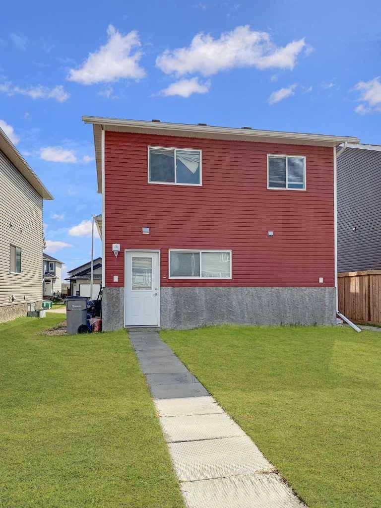 Grande Prairie, AB T8X0H2,9422 88 ST #A