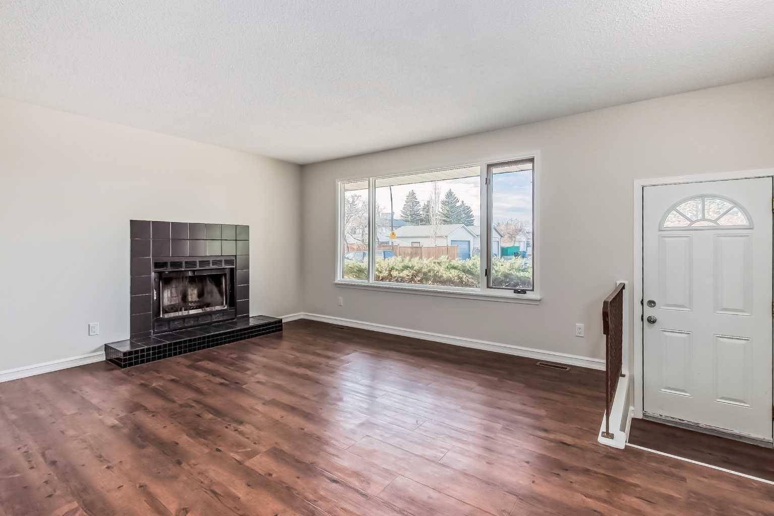 Calgary, AB T1Y 4A5,6 Rundlelawn Close NE