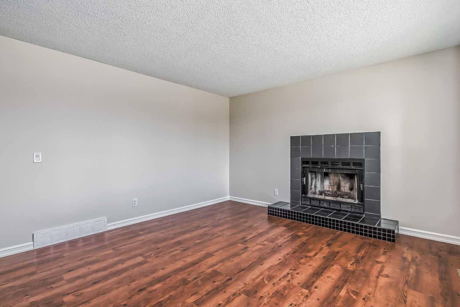 Calgary, AB T1Y 4A5,6 Rundlelawn Close NE