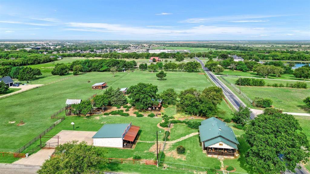 Gunter, TX 75058,425 Bledsoe Road