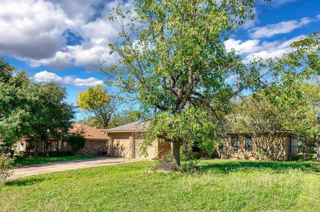 Cleburne, TX 76033,1202 Sandstone Drive