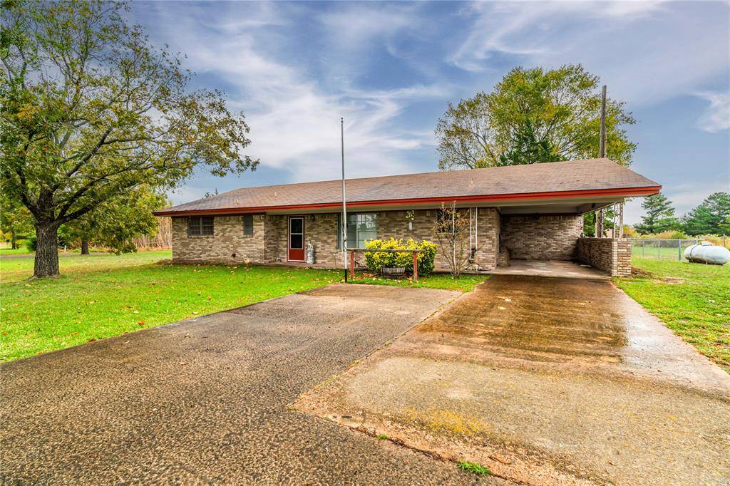 Powderly, TX 75473,620 County Road 44100